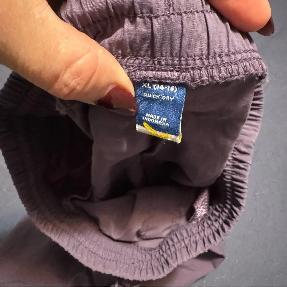 Old Navy Cream Tee w Purple joggers. Kids XL